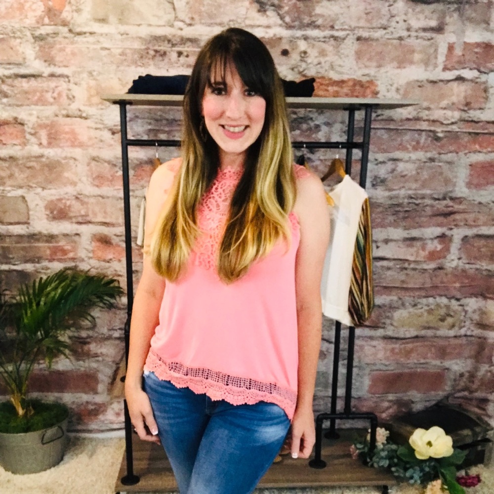 Coral crochet tank